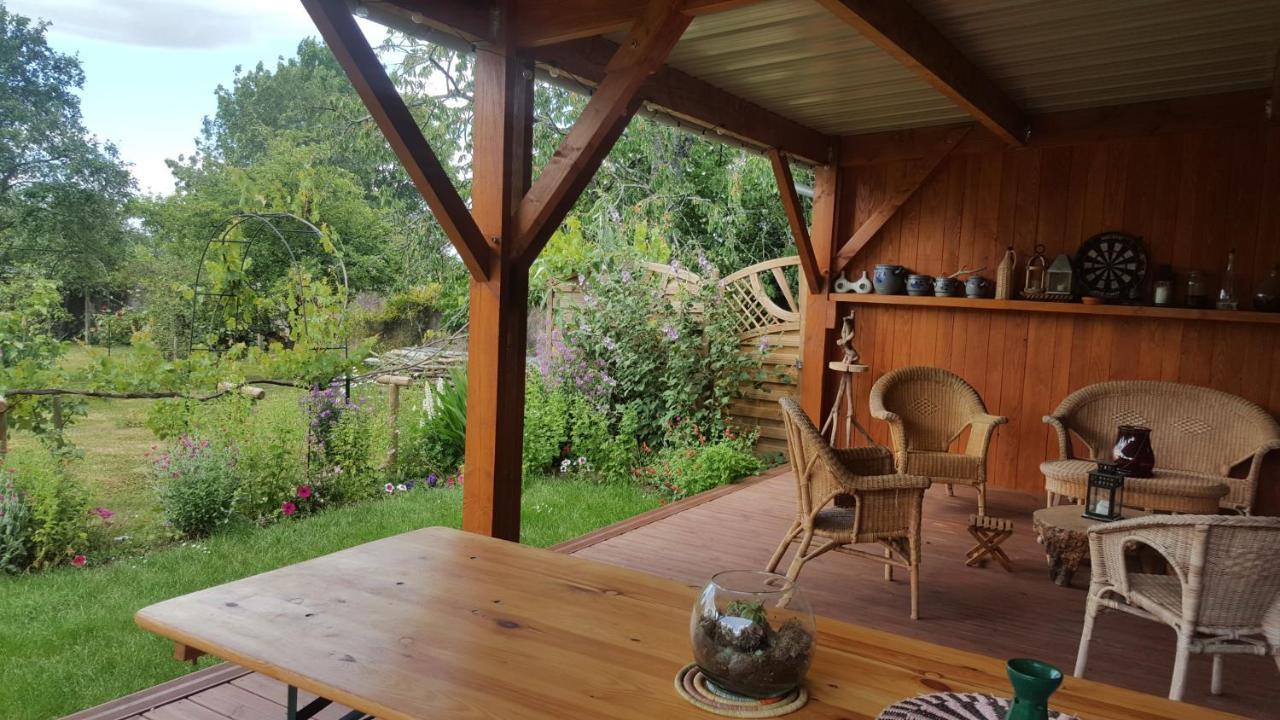 Les Hirondelles Hotell Sainte-Suzanne  Eksteriør bilde