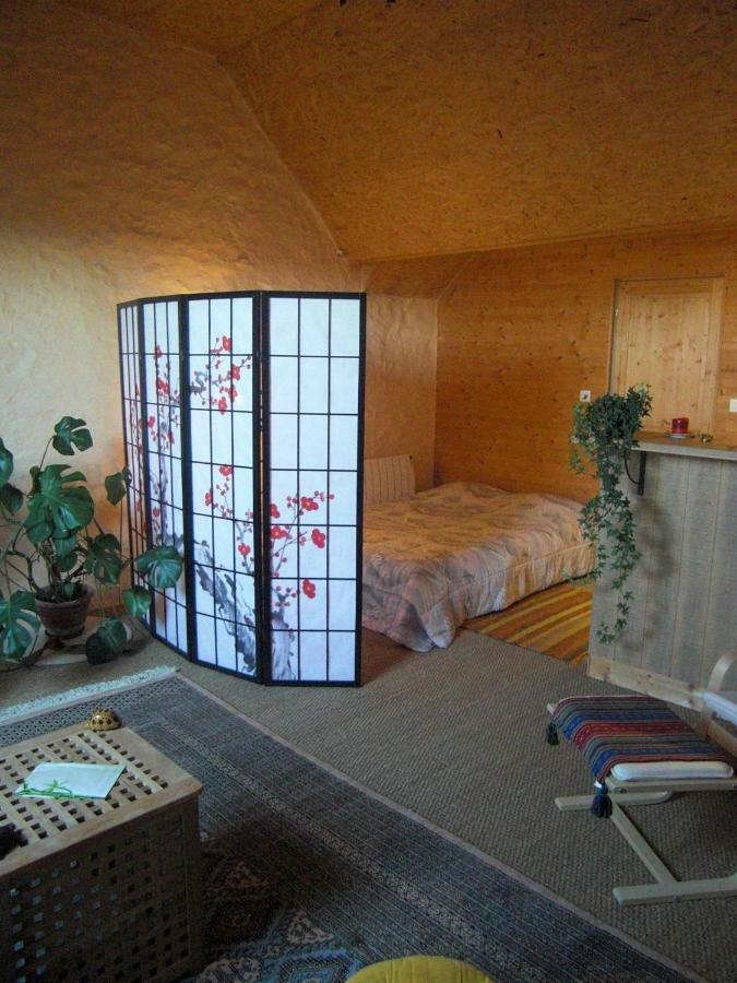 Les Hirondelles Hotell Sainte-Suzanne  Eksteriør bilde